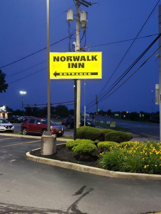 Norwalk Inn Exterior foto